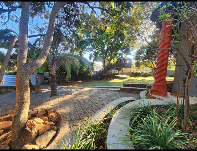 5 BEDROOM TOWNHOUSE FOR SALE IN CASHAN